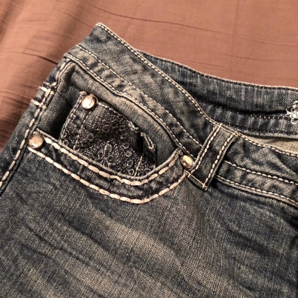 Jean capris - Picture 2 of 4